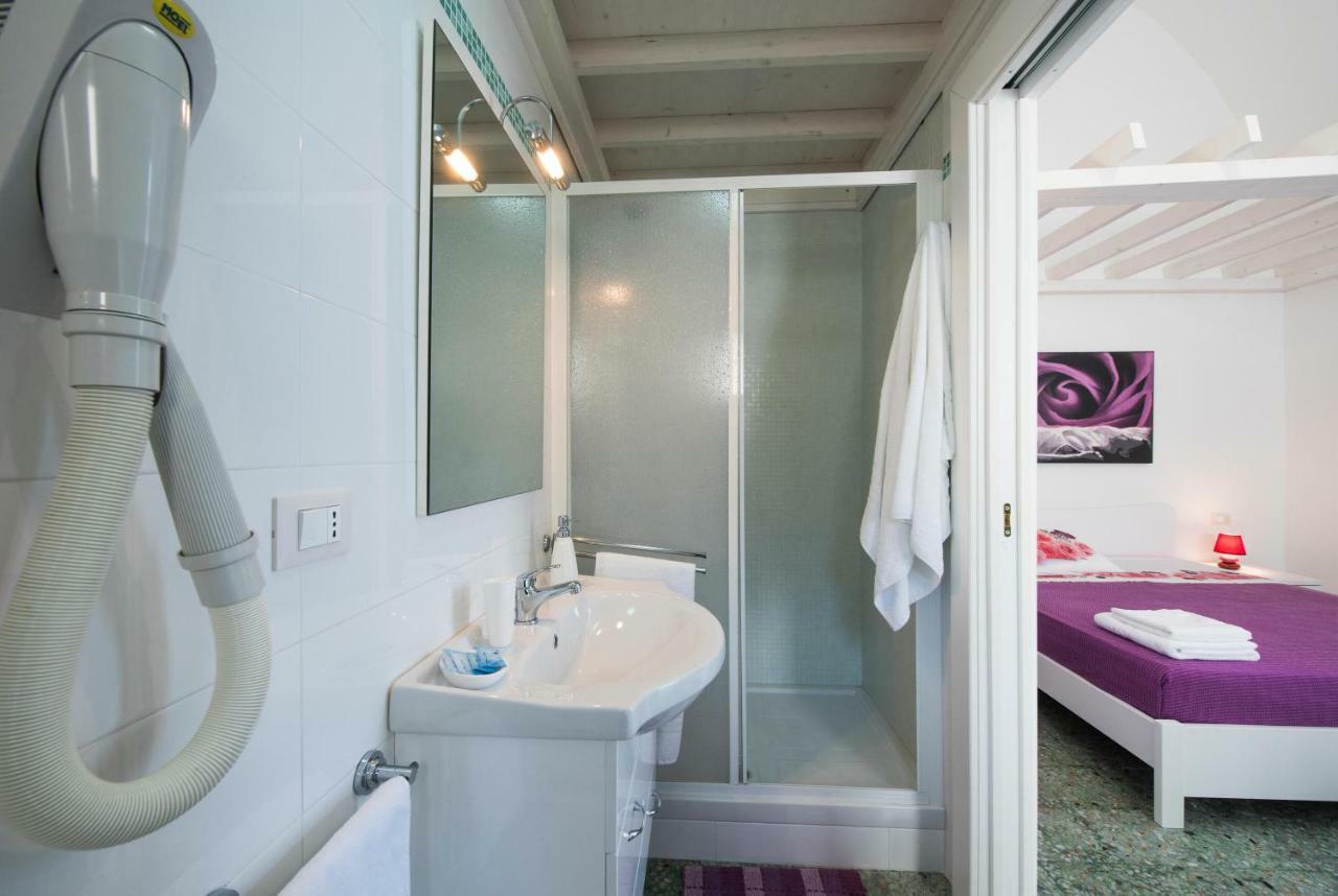 Le Tre Rose Di Gio Hotel Casamassella Ngoại thất bức ảnh